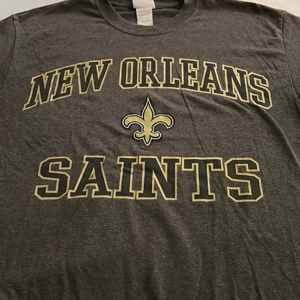 New Orleans Saints gray shirt sleeves t-shirt Sz M